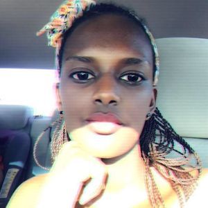 Meet your Posher, Leslie